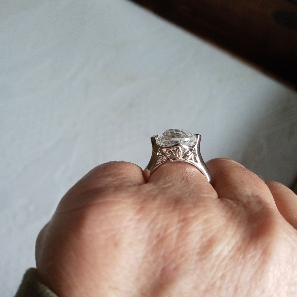 Quartz Ring - Picture 4 of 4